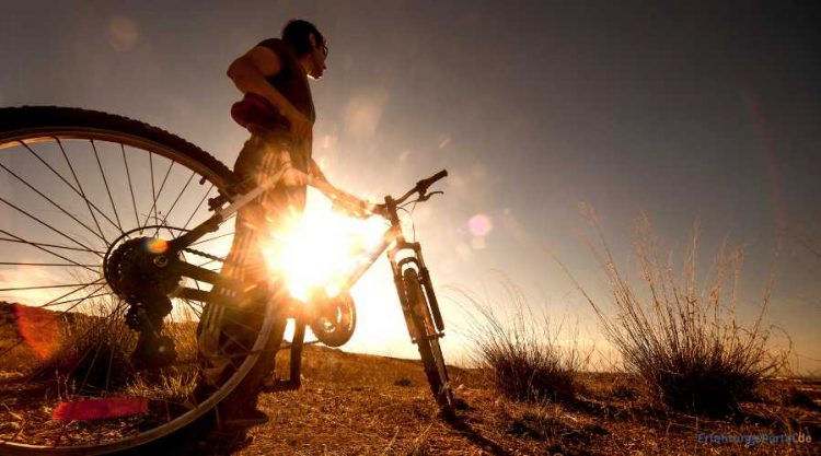 Fahrrad im Sonnenuntergang