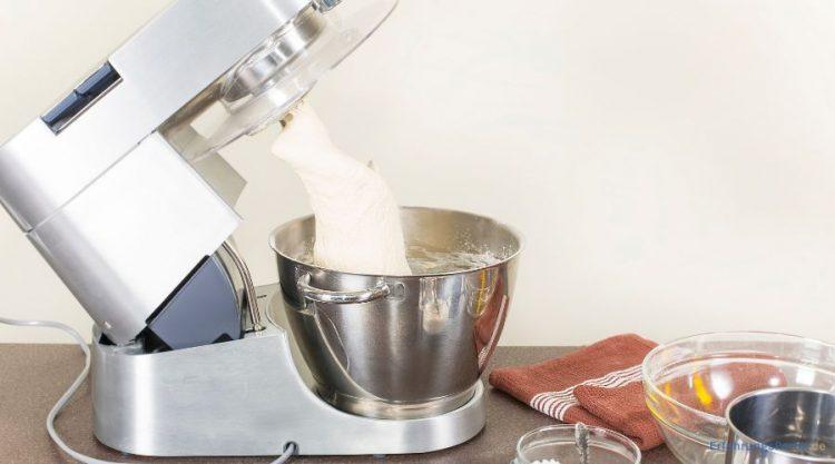 Küchenmaschine hat Teig gerührt