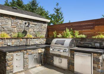 Outdoor-Kitchen in Steinoptik
