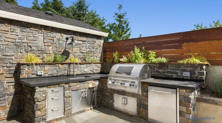Outdoor-Kitchen in Steinoptik