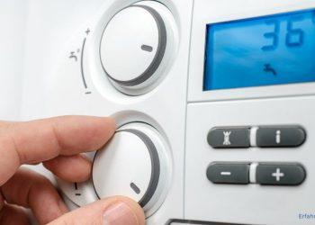 Heizungsregler wird eingestellt