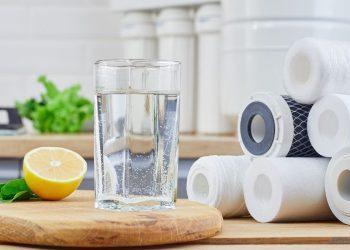 gefiltertes Wasser in einem Glas