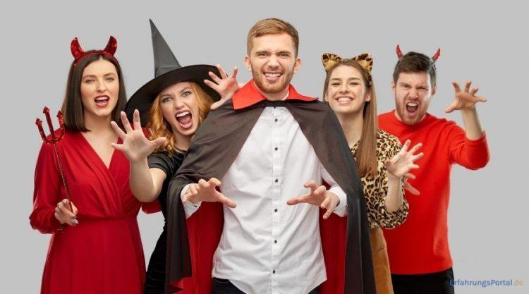 verkleidete Freundesgruppe