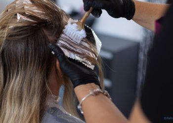 Haare werden gefärbt