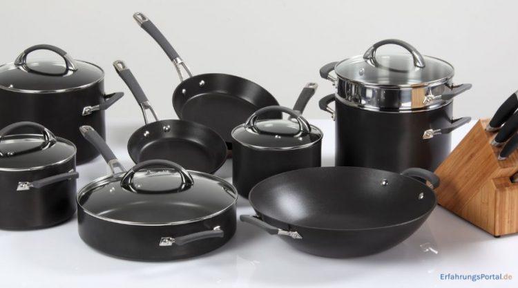 Töpfe, Pfannen und Messerblock