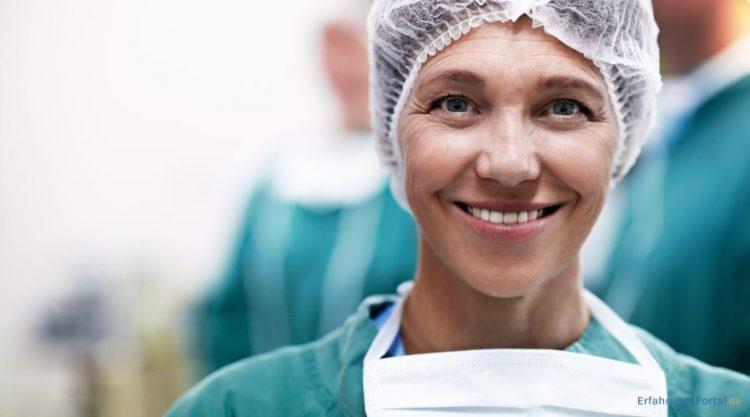 Frau im OP Kittel