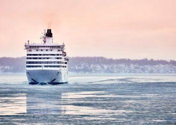 Kreuzfahrtschiff auf einer Kreuzfahrt