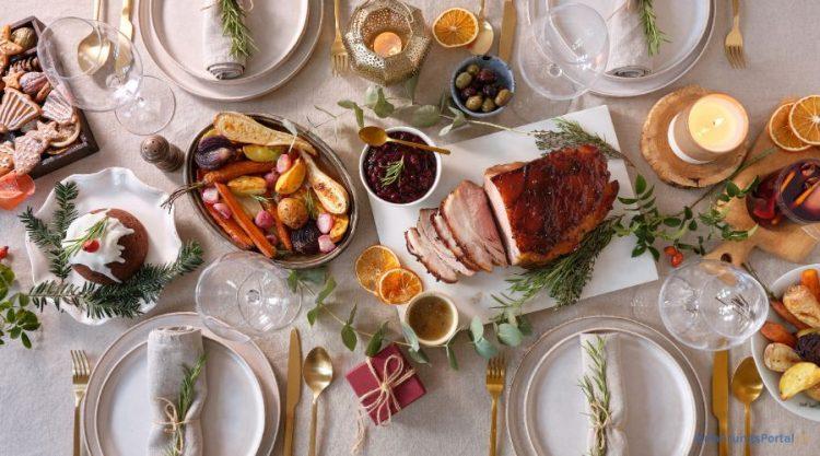 festlich gedeckter Tisch