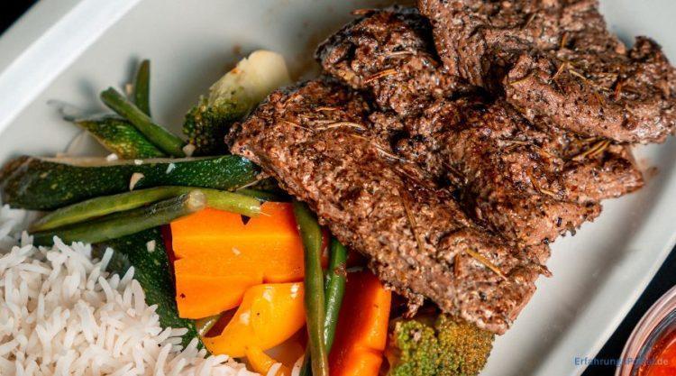 Fleisch mit Gemüse und Reis