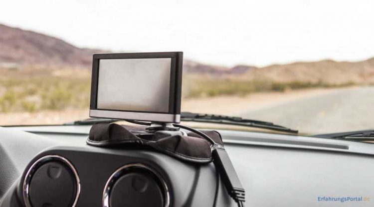 Navigationsgerät im Auto
