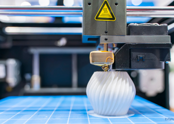 3D Drucker druckt eine Vase