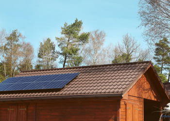 Solaranlage auf einem Gartenshuppen