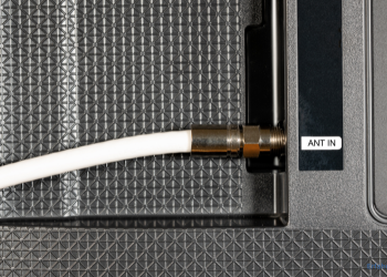 Antennenkabel im Fernseher