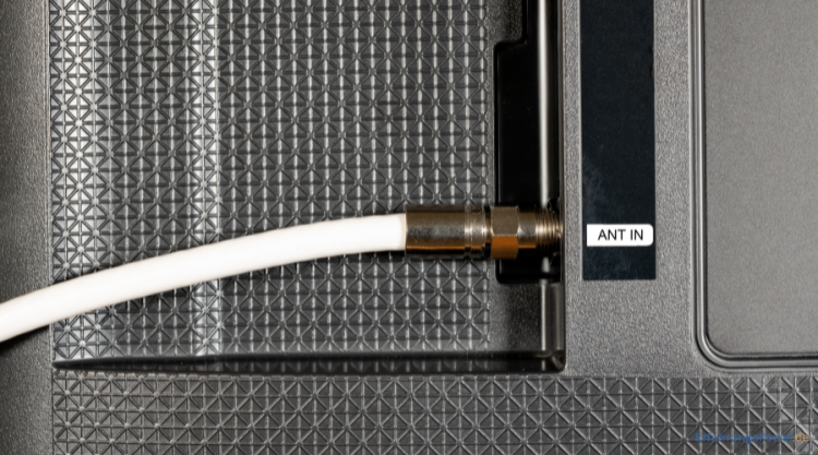 Antennenkabel im Fernseher