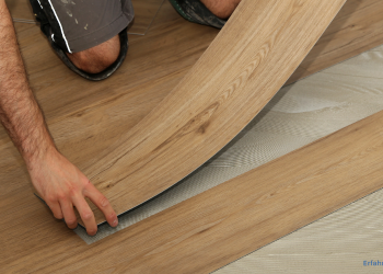 Vinylboden wird verlegt