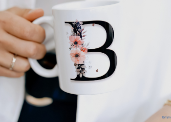 Tasse mit Buchstabe