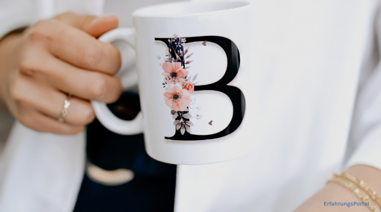 Tasse mit Buchstabe