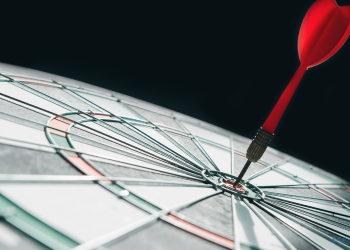 Dartscheibe mit Dartpfeil