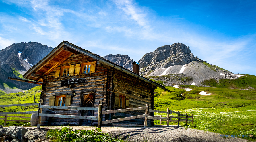 Hütte in den Alpen