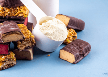 Proteinriegel und Proteinpulver