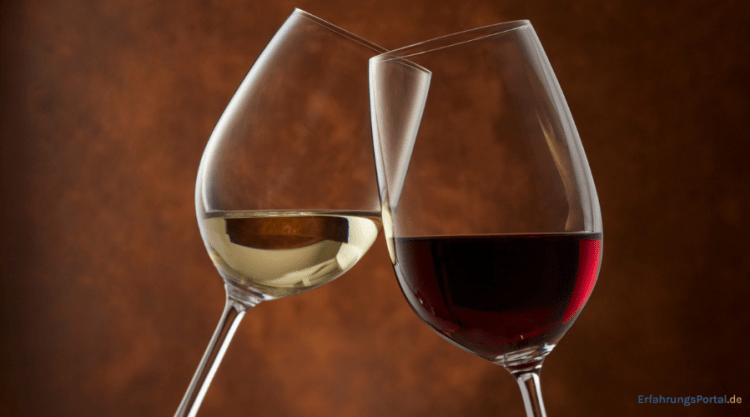 Weißwein und Rotwein in Weingläsern